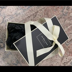 Jo Malone gift box and ribbon